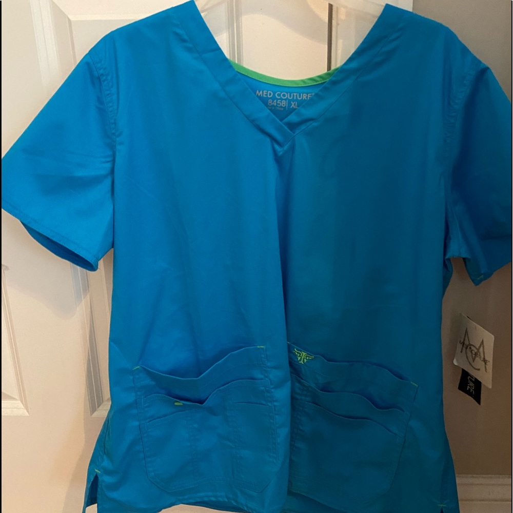 Med Couture Uniform scrub top